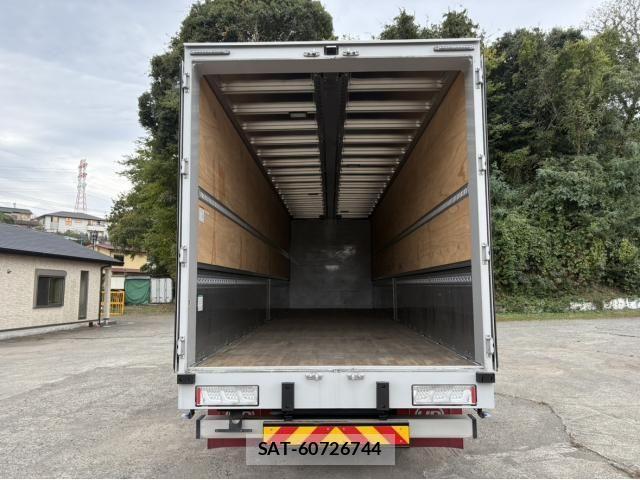 Nissan QUON 2023-04 1402960-12