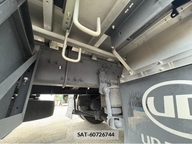 Nissan QUON 2023-04 1402960-22