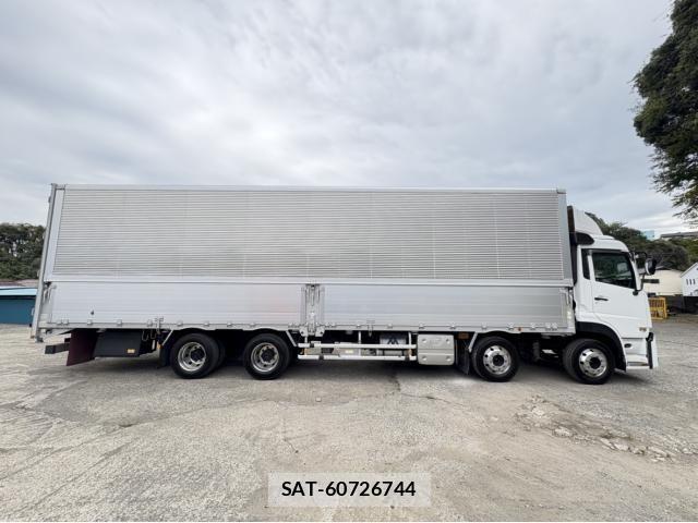 Nissan QUON 2023-04 1402960-7