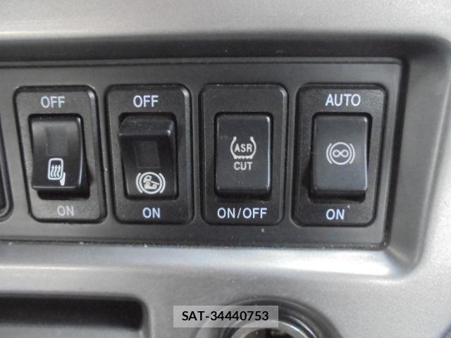 Nissan QUON 2015-06 1587048-10