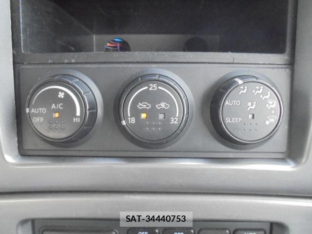 Nissan QUON 2015-06 1587048-15