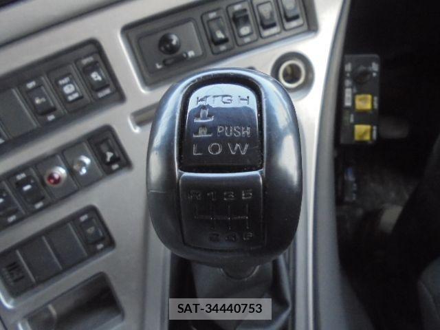 Nissan QUON 2015-06 1587048-17