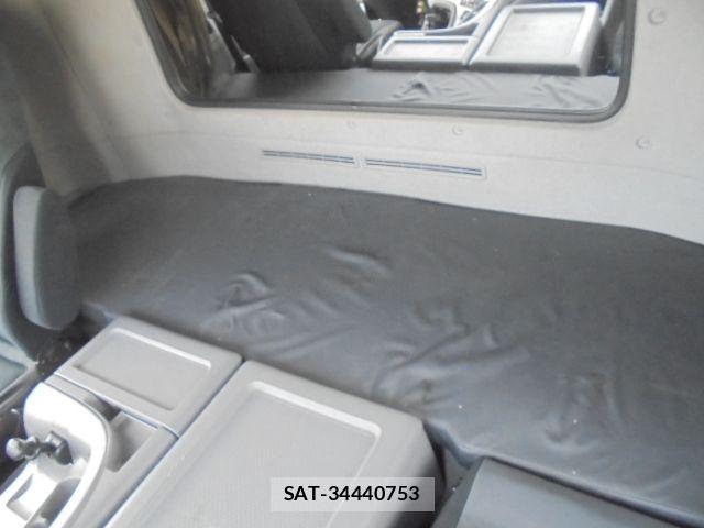 Nissan QUON 2015-06 1587048-19