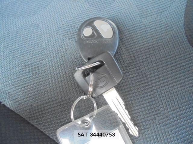 Nissan QUON 2015-06 1587048-21
