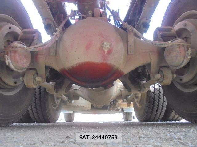 Nissan QUON 2015-06 1587048-24