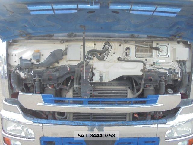 Nissan QUON 2015-06 1587048-6