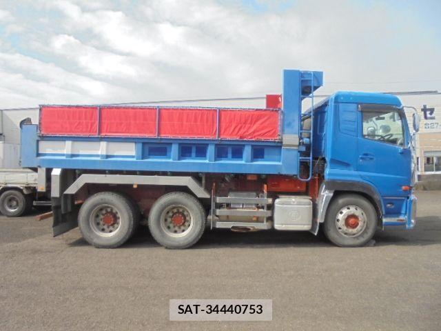 Nissan QUON 2015-06 1587048-7