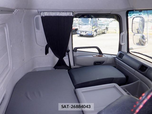 Nissan QUON 2019-03 1745529-21