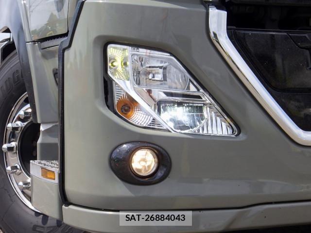 Nissan QUON 2019-03 1745529-2