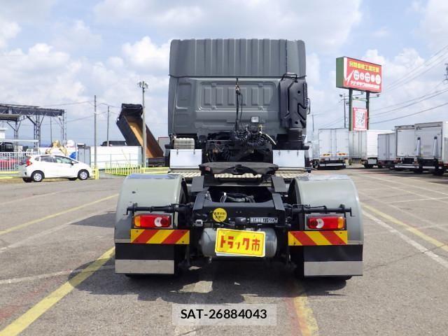 Nissan QUON 2019-03 1745529-4