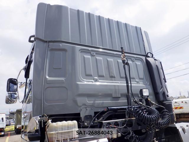 Nissan QUON 2019-03 1745529-6