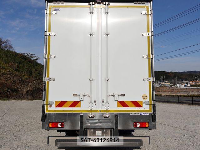Nissan QUON 2018-10 1873086-9