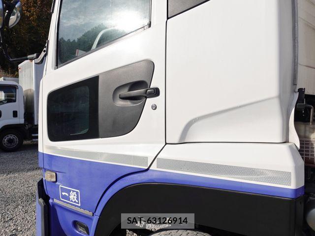 Nissan QUON 2018-10 1873086-12