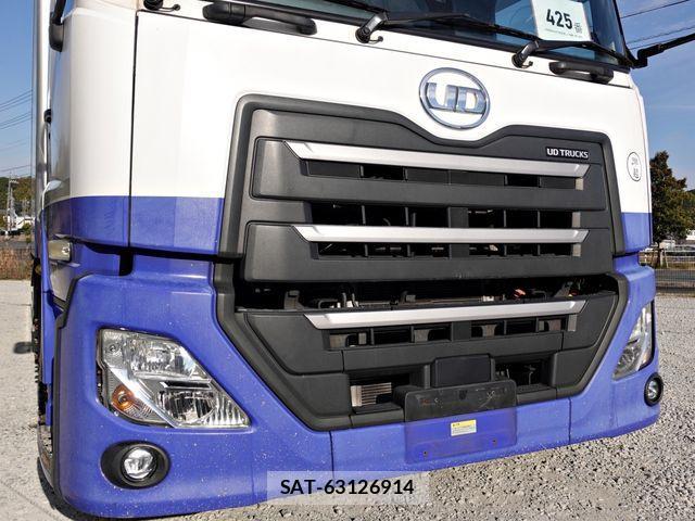 Nissan QUON 2018-10 1873086-4