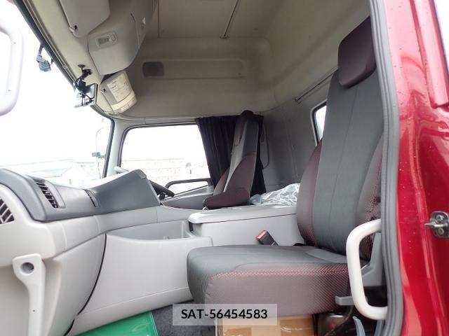 Nissan QUON 2021-09 1905380-14