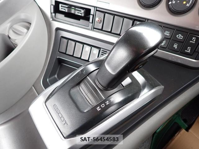 Nissan QUON 2021-09 1905380-16
