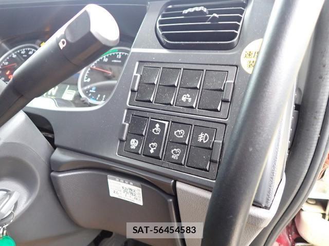 Nissan QUON 2021-09 1905380-18