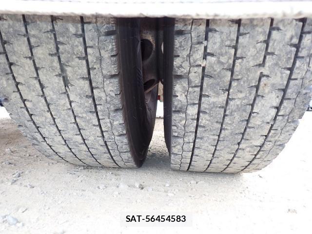 Nissan QUON 2021-09 1905380-23
