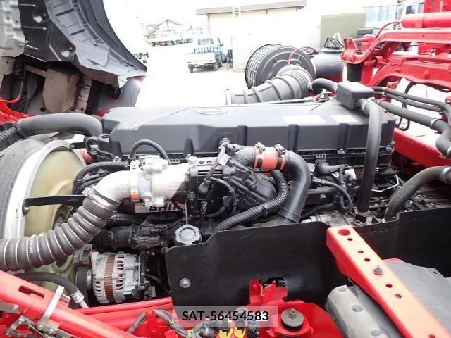 Nissan QUON 2021-09 1905380-24