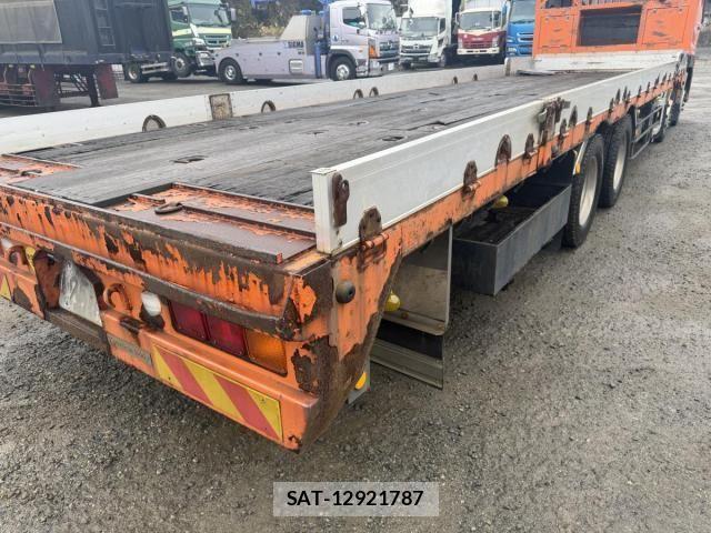 Nissan QUON 2014-11 2084960-12