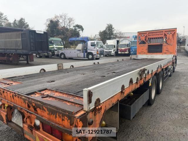 Nissan QUON 2014-11 2084960-13