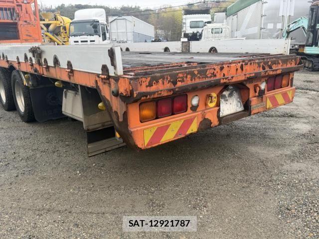 Nissan QUON 2014-11 2084960-15