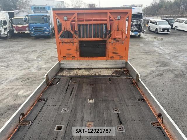 Nissan QUON 2014-11 2084960-23