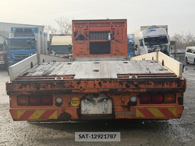 Nissan QUON 2014-11 2084960-28