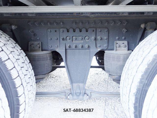 Nissan QUON 2018-04 2100702-19
