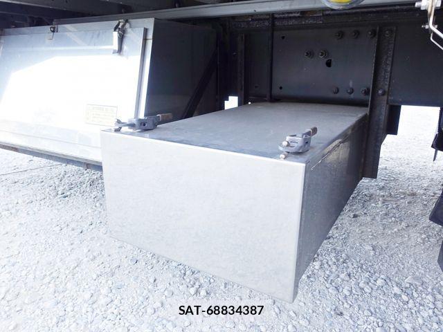 Nissan QUON 2018-04 2100702-20