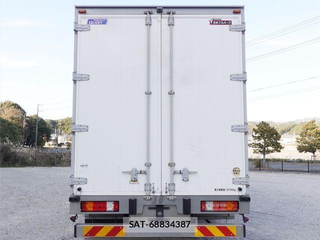 Nissan QUON 2018-04 2100702-7