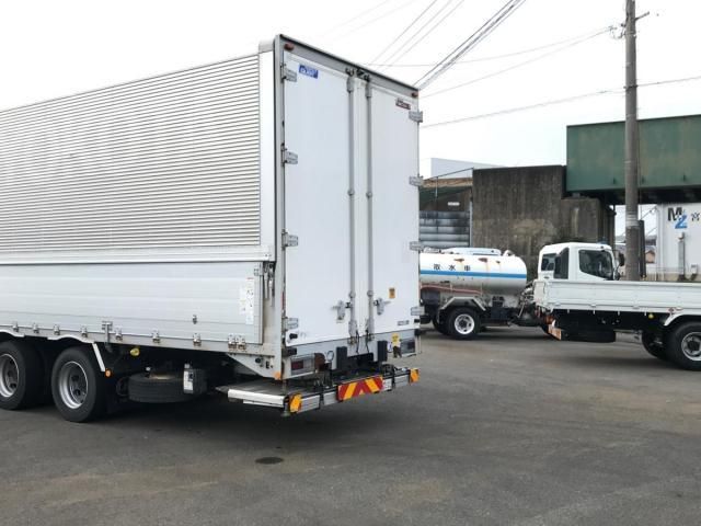 Nissan QUON 2017-12 2103520-13