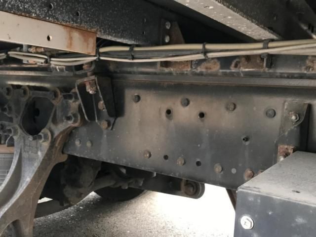 Nissan QUON 2017-12 2103520-15