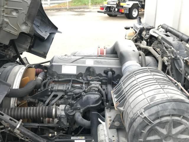 Nissan QUON 2017-12 2103520-18