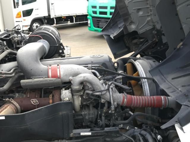 Nissan QUON 2017-12 2103520-19