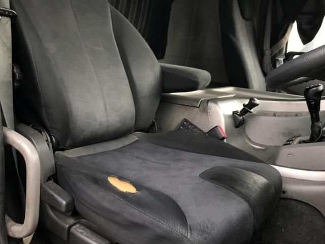 Nissan QUON 2017-12 2103520-20