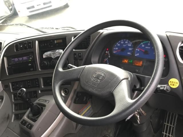 Nissan QUON 2017-12 2103520-22