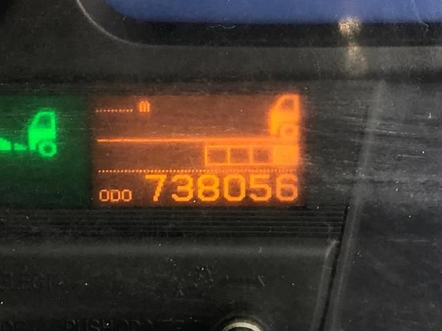 Nissan QUON 2017-12 2103520-23