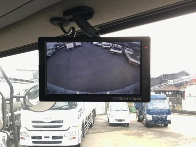 Nissan QUON 2017-12 2103520-24