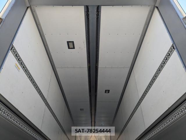 Nissan QUON 2014-10 2317135-12