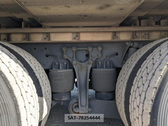 Nissan QUON 2014-10 2317135-23