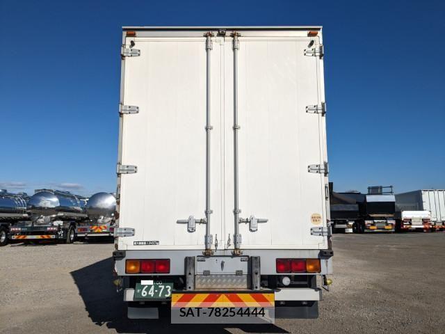 Nissan QUON 2014-10 2317135-4