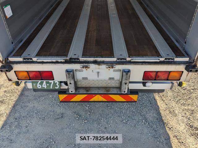 Nissan QUON 2014-10 2317135-8