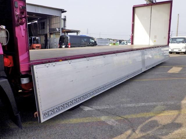 Nissan QUON 2019-05 2385947-9