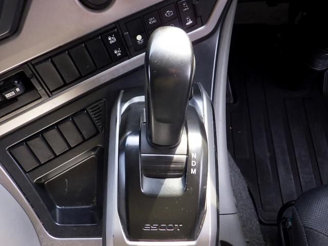 Nissan QUON 2019-05 2385947-12