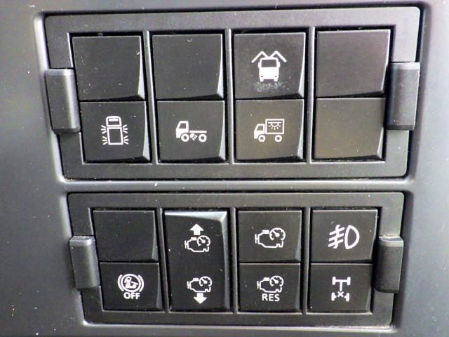 Nissan QUON 2019-05 2385947-15