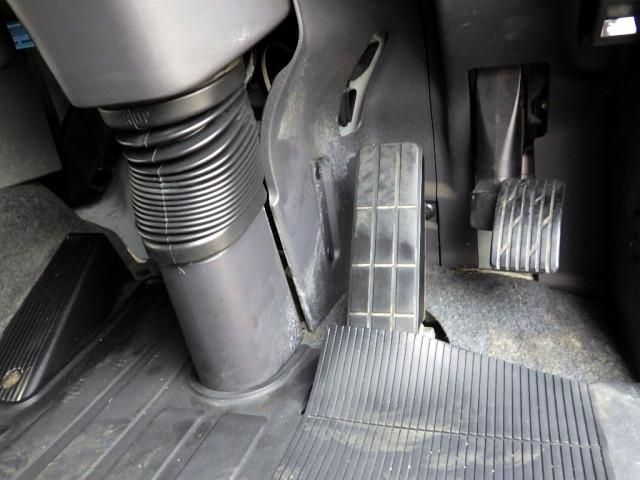 Nissan QUON 2019-05 2385947-18