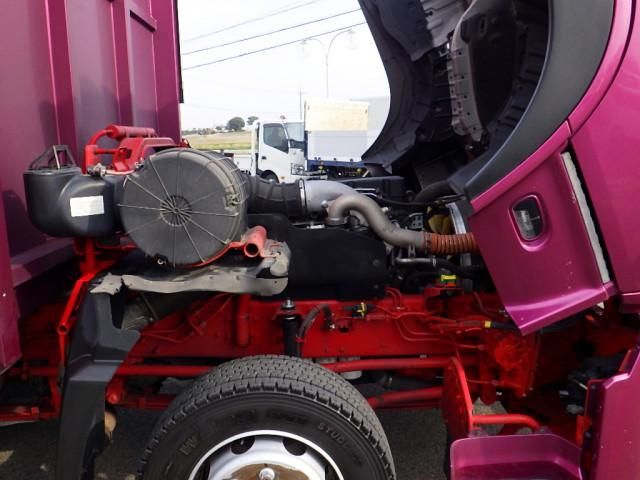 Nissan QUON 2019-05 2385947-24