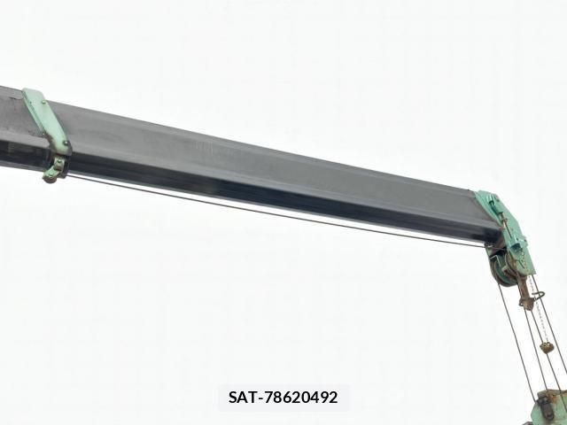 Nissan QUON 2020-07 2487761-12