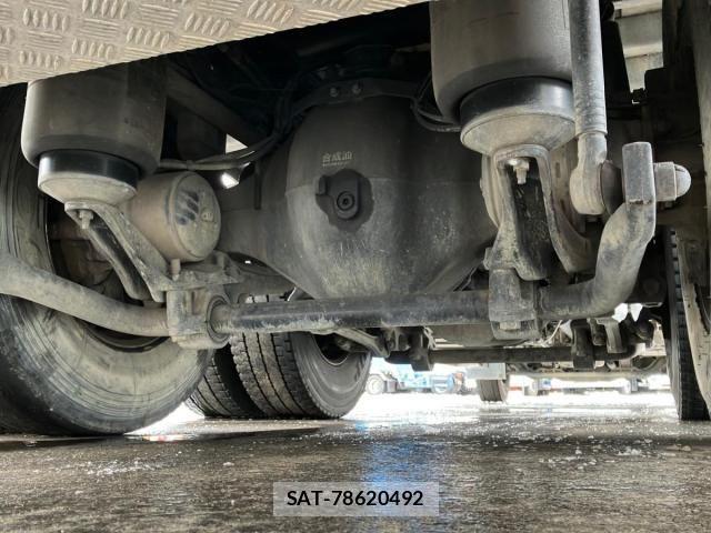 Nissan QUON 2020-07 2487761-15